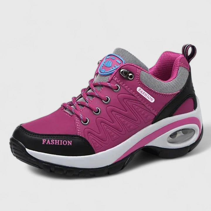 Leslie | Comfort-Focused Trainer Series