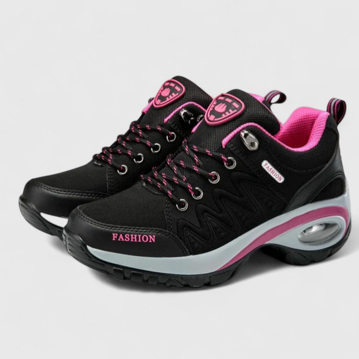 Leslie | Comfort-Focused Trainer Series