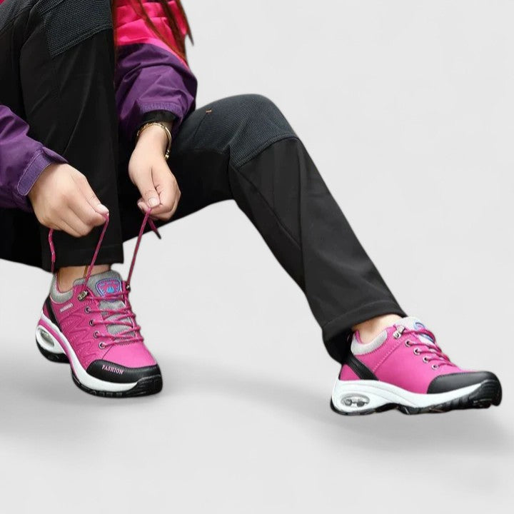 Leslie | Comfort-Focused Trainer Series